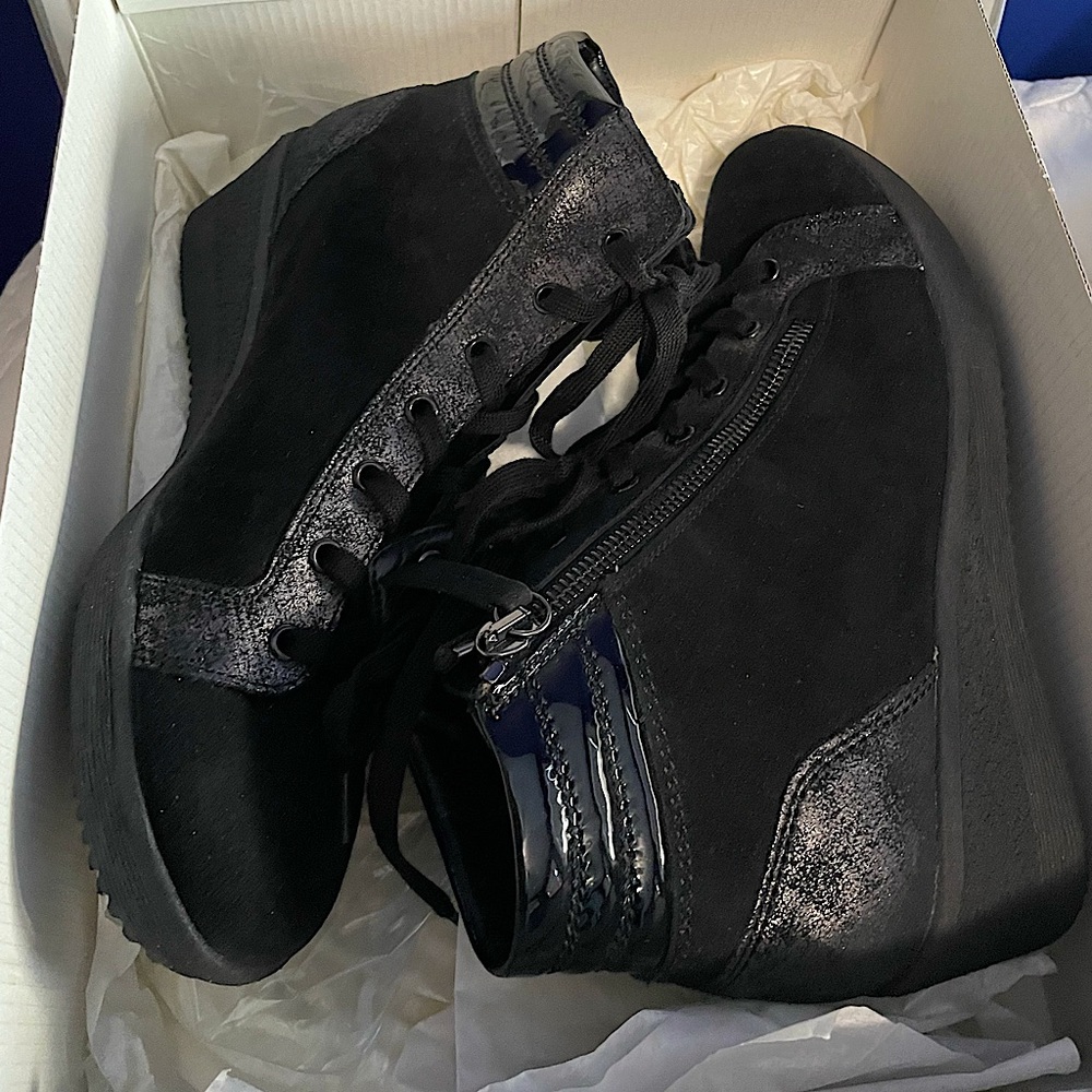 Gabor black booties